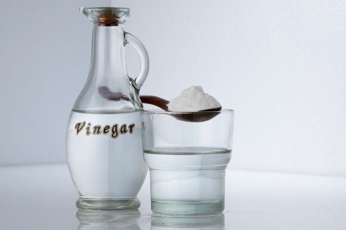 White Vinegar with Baking Soda