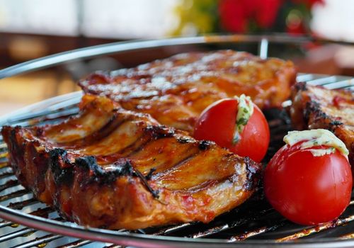 Grilled Pork Spare Ribs and Tomatoes