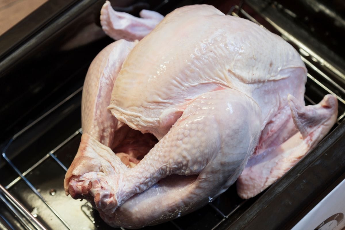should you let turkey sit out before cooking