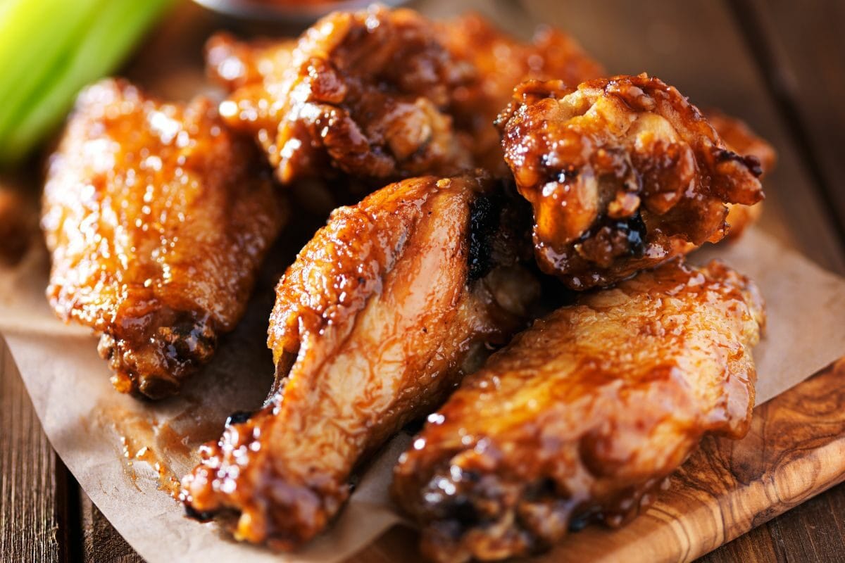 Juicy Barbecued Chicken Wings