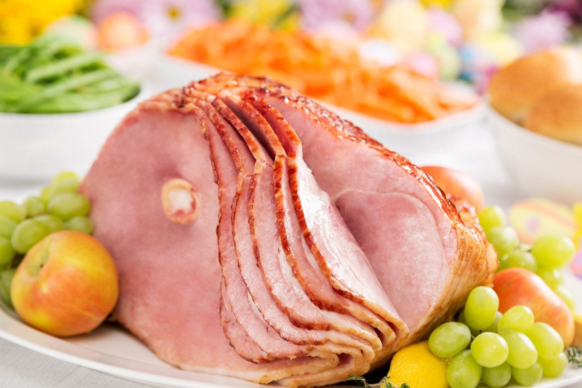 Sliced Ham with Apples and Grapes