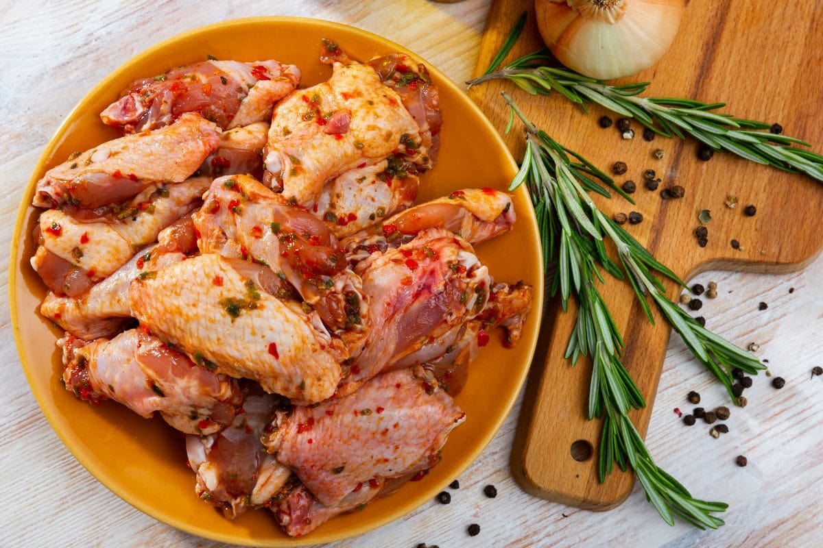 Marinated Chicken Wings with Onion and Rosemary