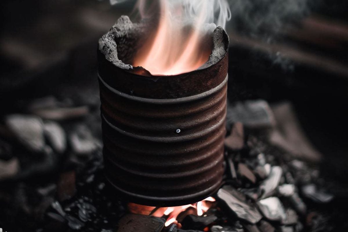 how to use a charcoal chimney starter