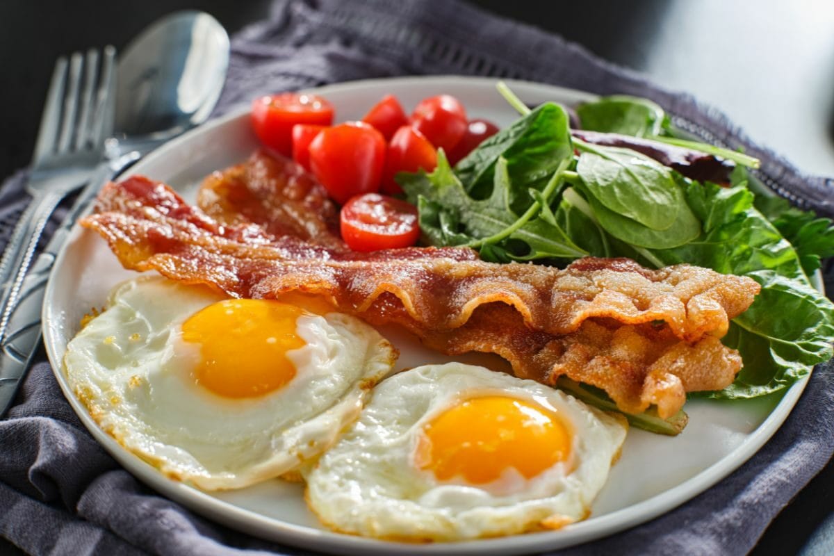 Breakfast Plate with Bacon, Eggs and Veggies