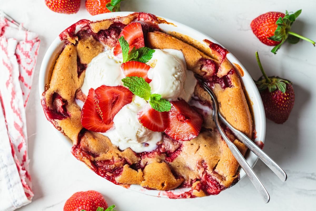 Strawberry Cobbler Pie with Ice Cream